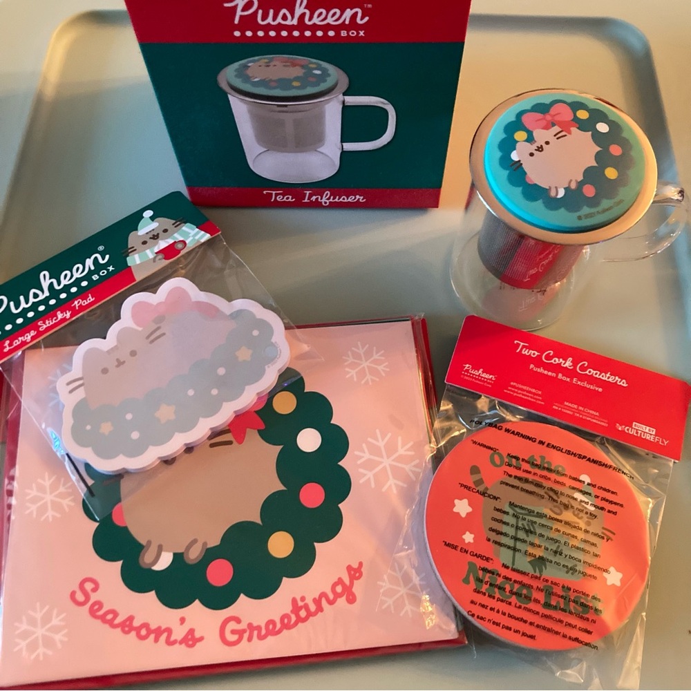 Pusheen Box Winter 2023 Christmas Items